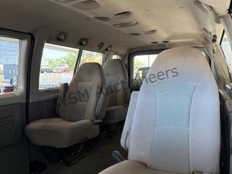 2009-ford-e350-image-24
