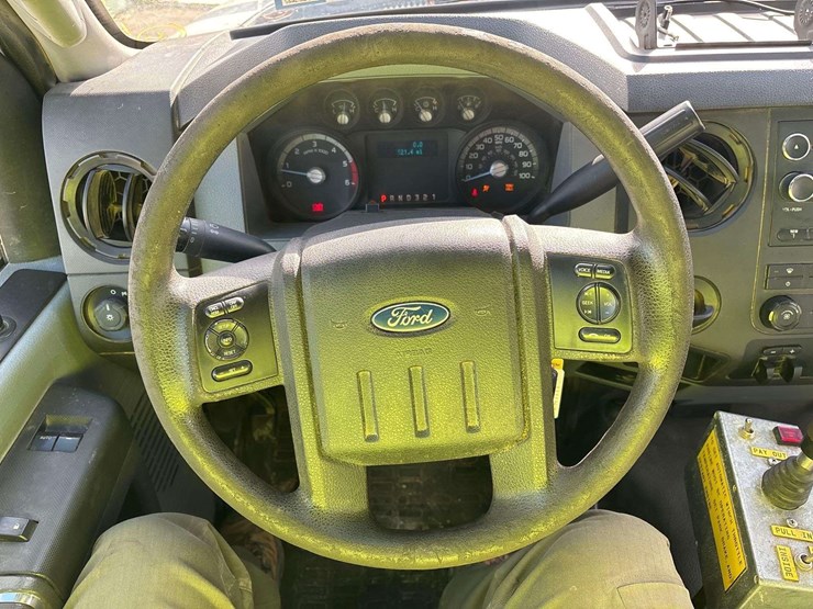 2012-ford-f550-image-15