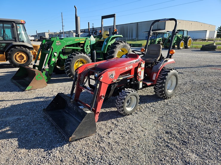 2005-case-ih-dx24-image-1