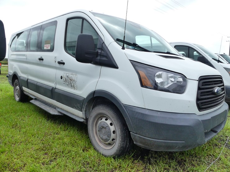 2016-ford-transit-image-2