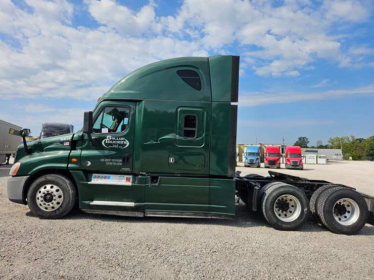 2017-freightliner-cascadia-125-image-7