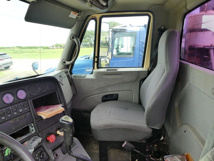 2009-international-prostar-image-8