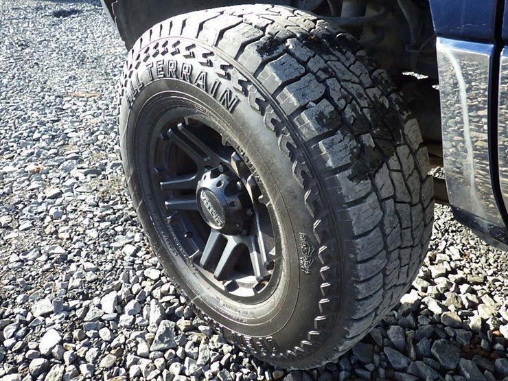 2001-dodge-2500-image-13