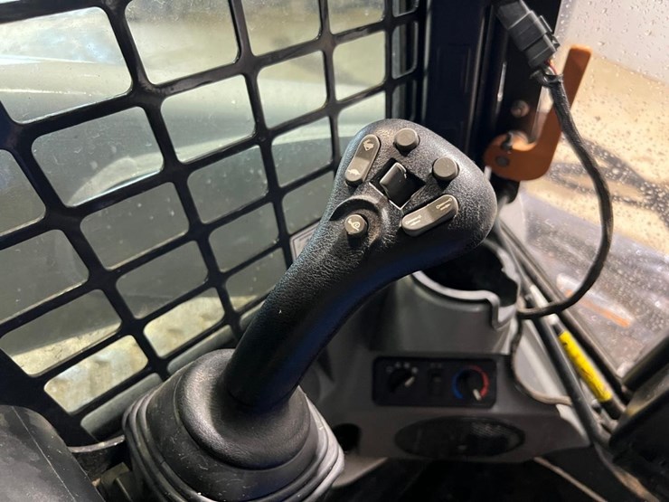 2019-bobcat-t770-image-29