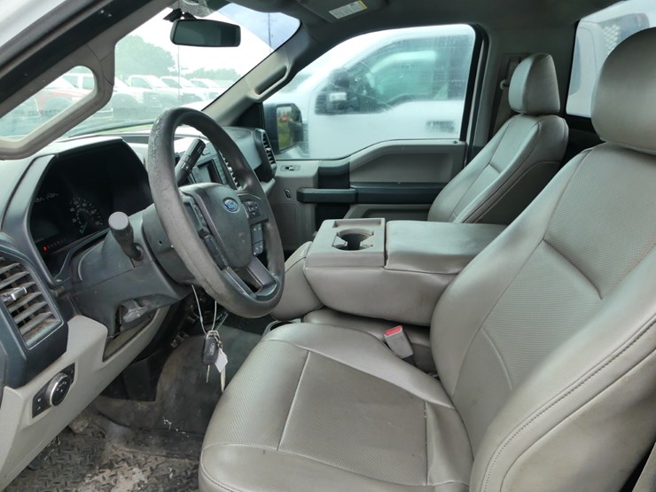 2016-ford-f150-xl-image-9