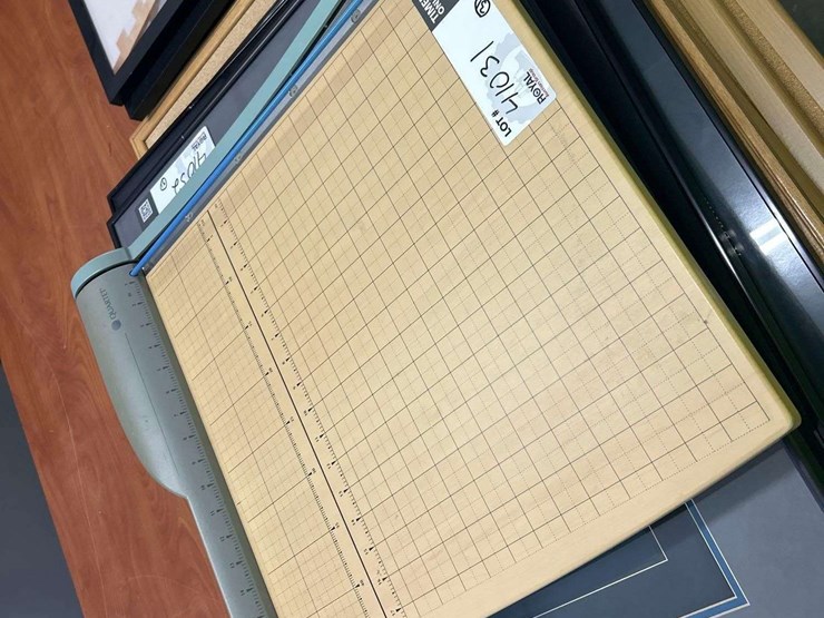 paper-cutter-image-2