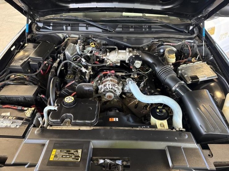2008-ford-crown-victoria-sdn-image-13