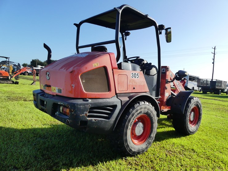 2019-kubota-r530-image-3