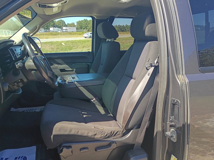 2010-chevrolet-silverado-1500-image-27