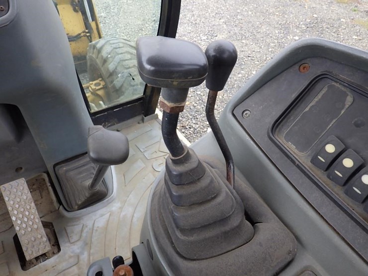caterpillar-420d-image-39