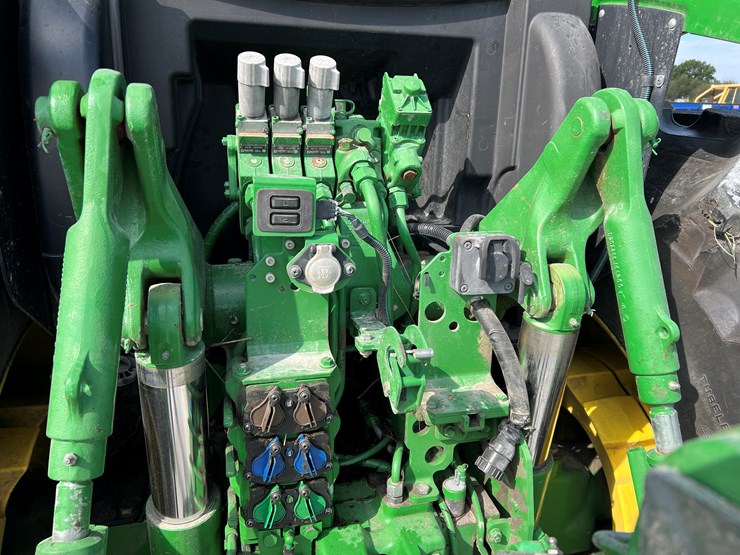 2014-john-deere-6175r-image-22