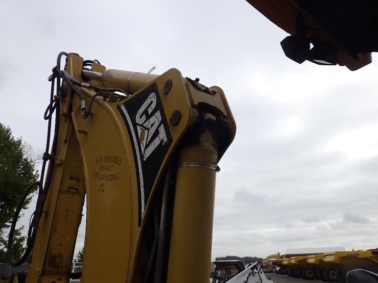 caterpillar-420d-image-15