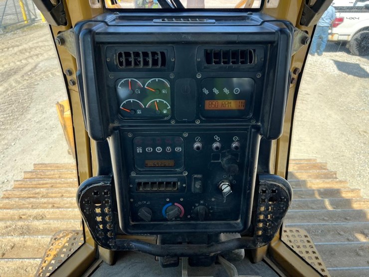 caterpillar-d5n-lgp-image-31