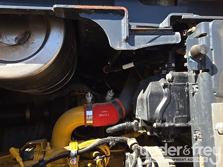 2019-deere-524l-image-39