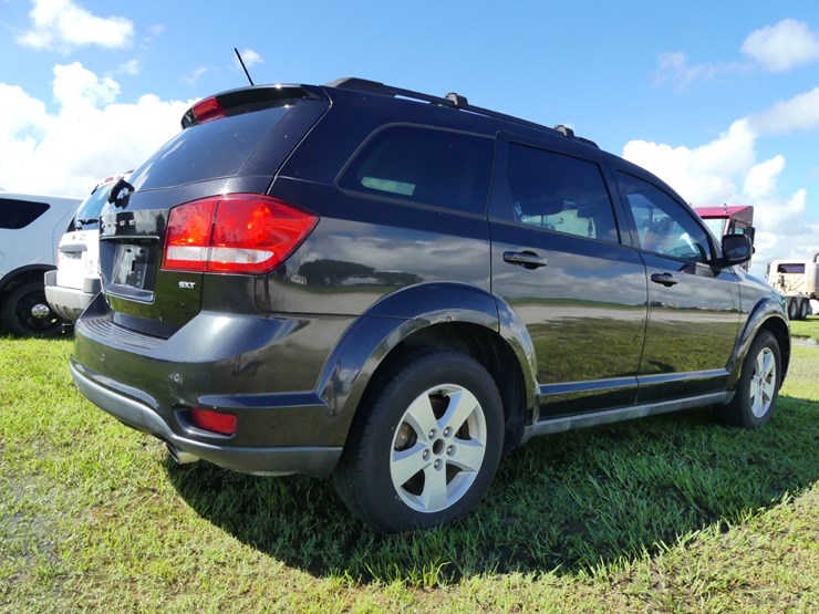 2012-dodge-journey-image-3