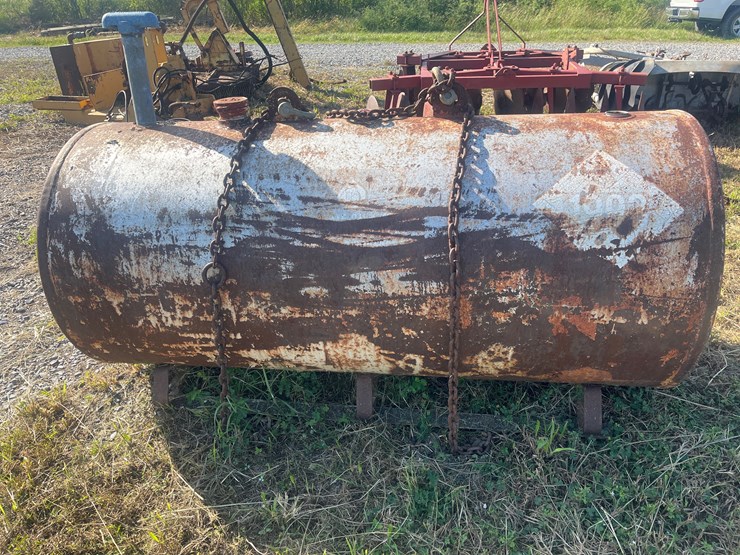 #132-•-fuel-tank-with-lifting-eyes-image-3