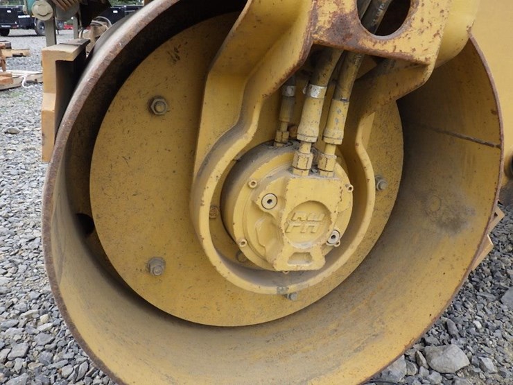 caterpillar-cb24-image-9