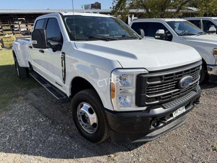 2023-ford-f350-image-3