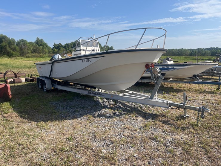 #142-•-boston-whaler-25ft-center-console-boat-with-yamaha-vx-250-engine-image-2