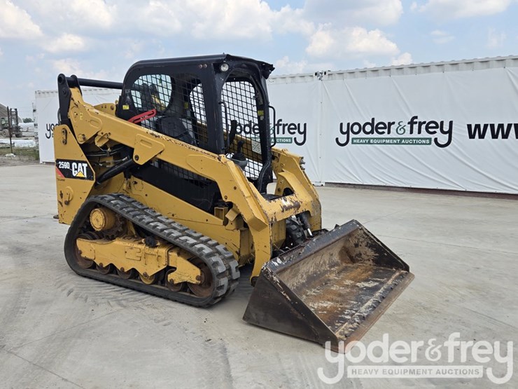 2016-caterpillar-259d-image-7