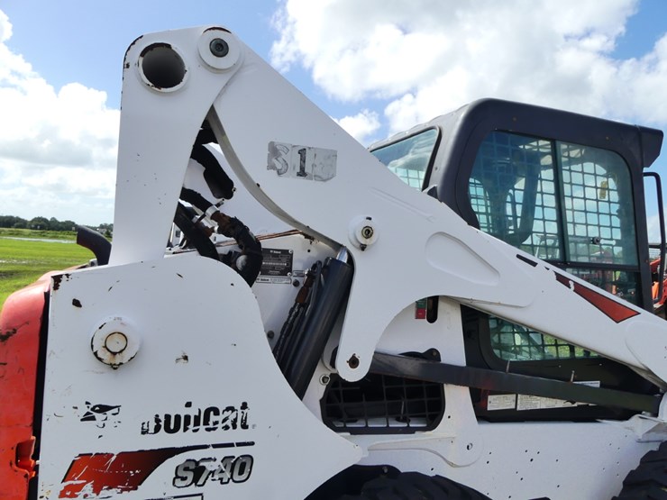 2021-bobcat-s740-image-6