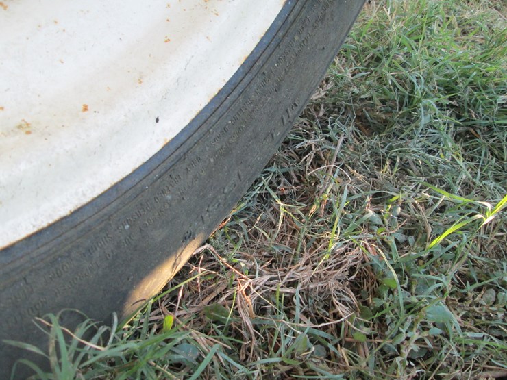 john-deere-301-image-11