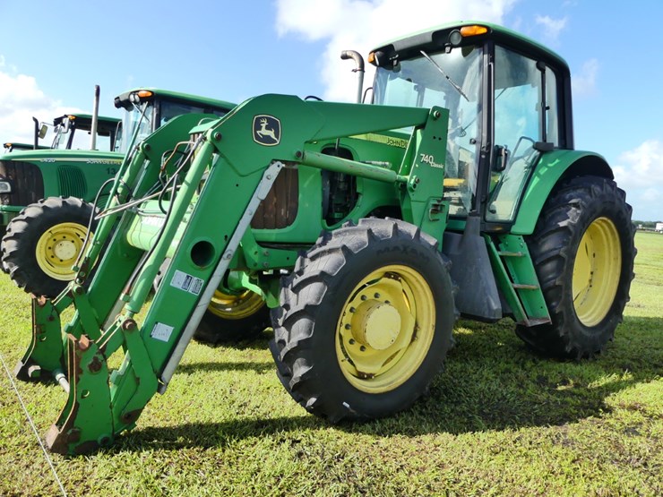 john-deere-7130-image-2