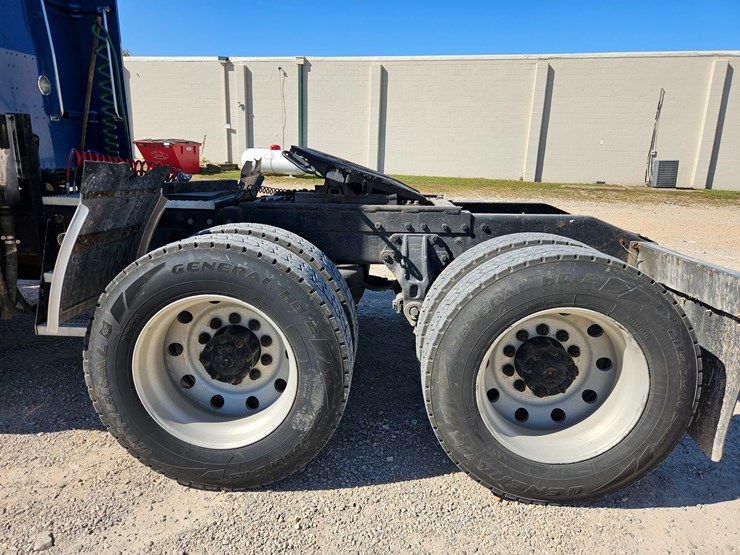 2007-peterbilt-379-image-72