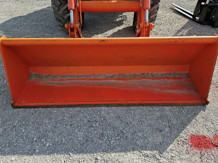2014-kubota-m135gx-image-3