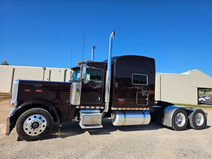 2013-peterbilt-389-image-6