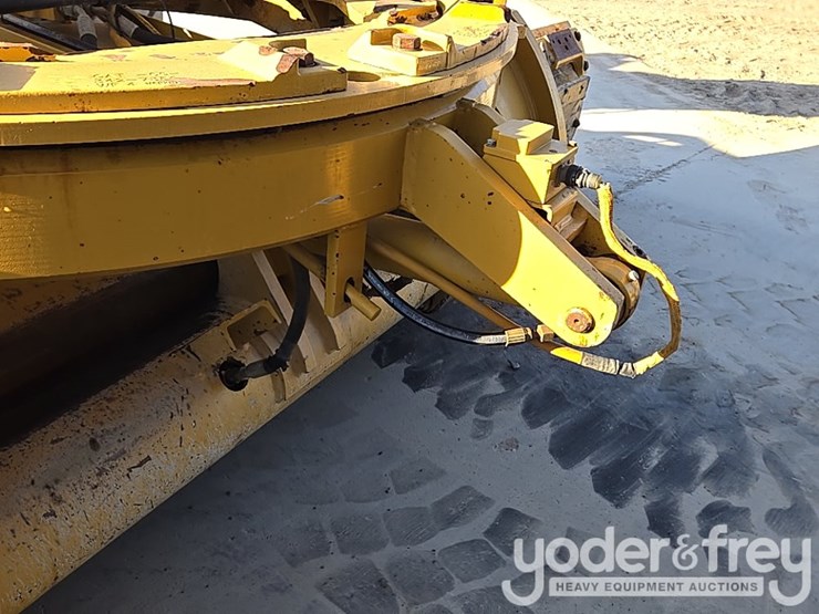 2016-caterpillar-140m3-image-36