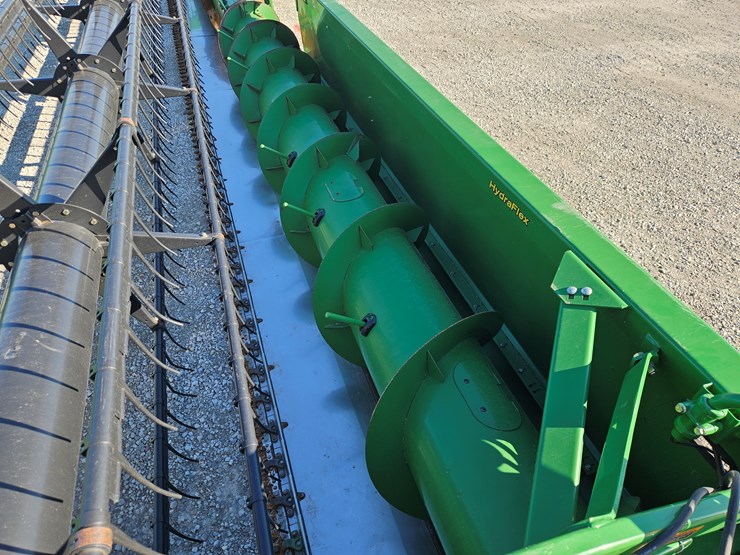 2010-john-deere-635f-image-3