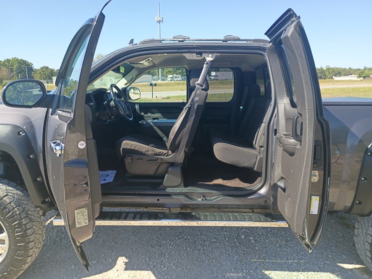 2010-chevrolet-silverado-1500-image-56