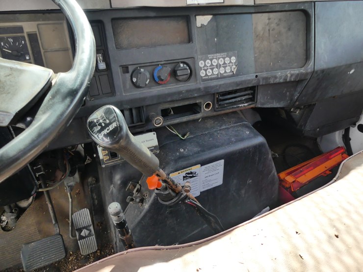 2000-international-4700-image-15