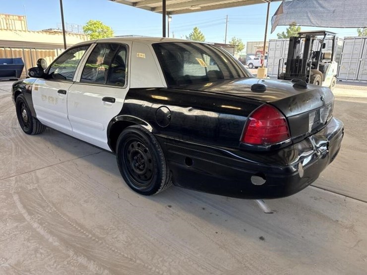 2008-ford-crown-victoria-sdn-image-5
