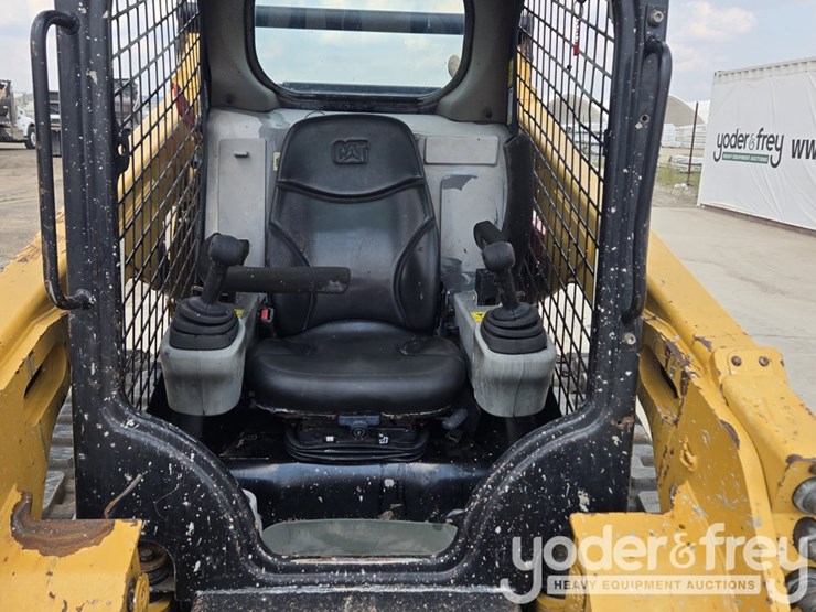 2016-caterpillar-259d-image-42