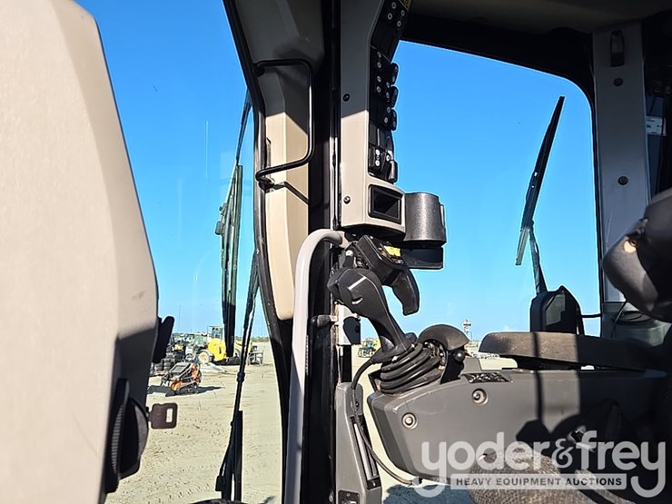 2016-caterpillar-140m3-image-80