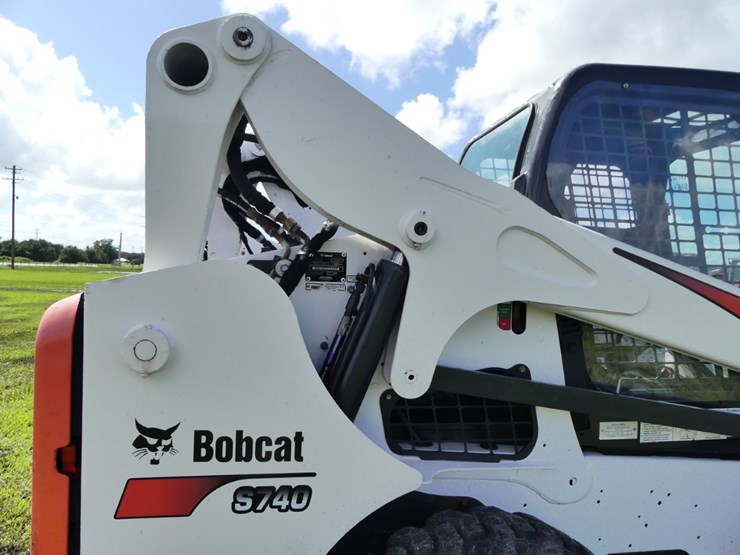 2021-bobcat-s740-image-6