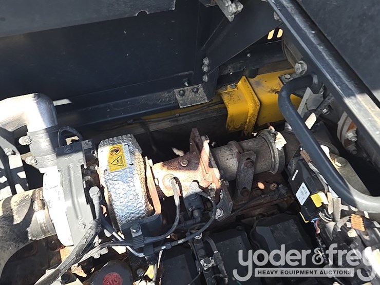 2022-komatsu-pc490-lc-11-image-55