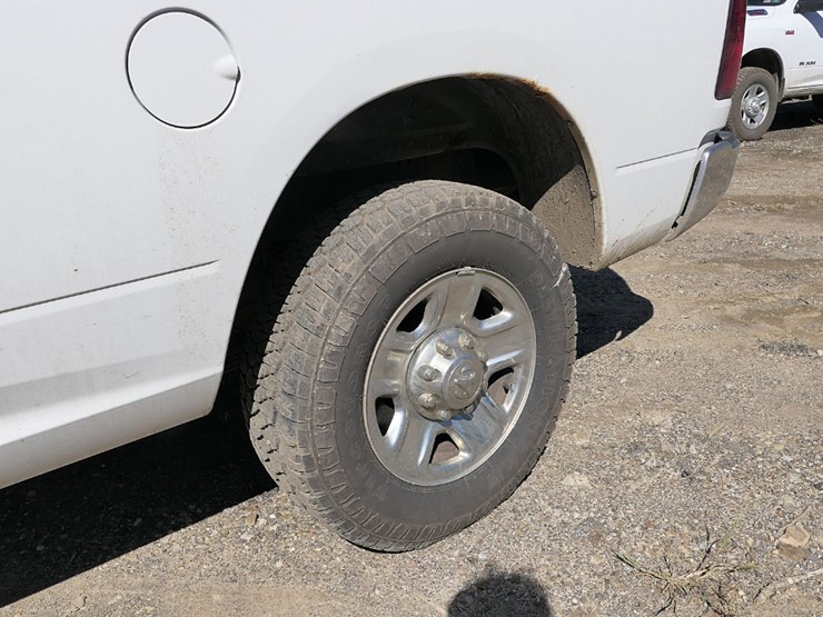 2017-dodge-ram-3500-image-9