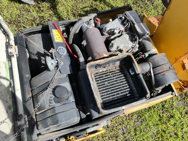 caterpillar-cb-114-image-8