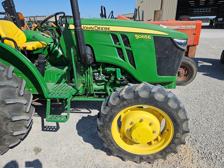 john-deere-5065e-image-3
