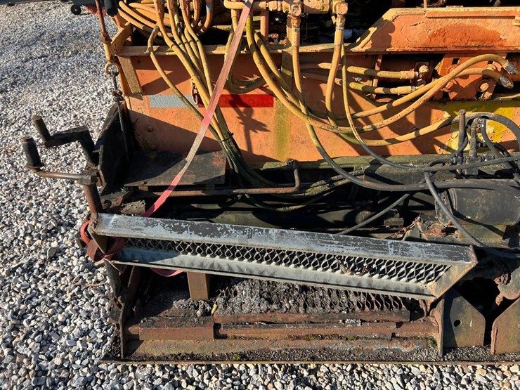 leeboy-8000t-paver-image-18