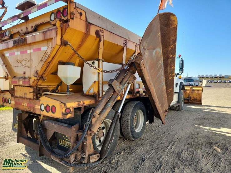 2016-international-workstar-7600-image-28
