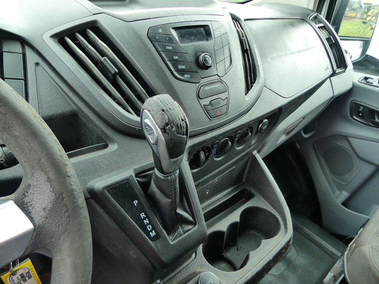 2017-ford-transit-image-12