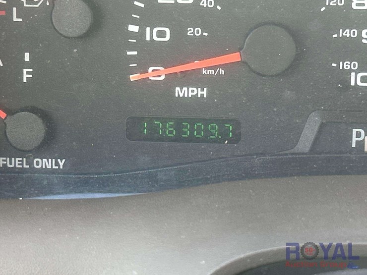 2002-ford-f450-image-35