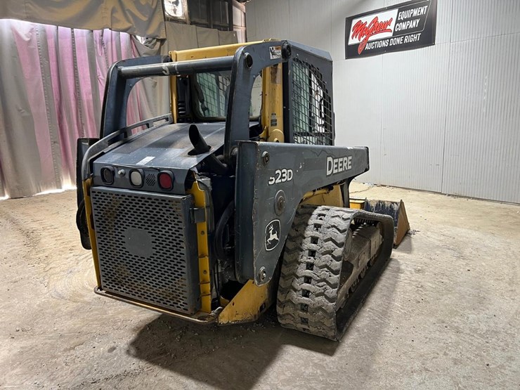 deere-323d-image-5