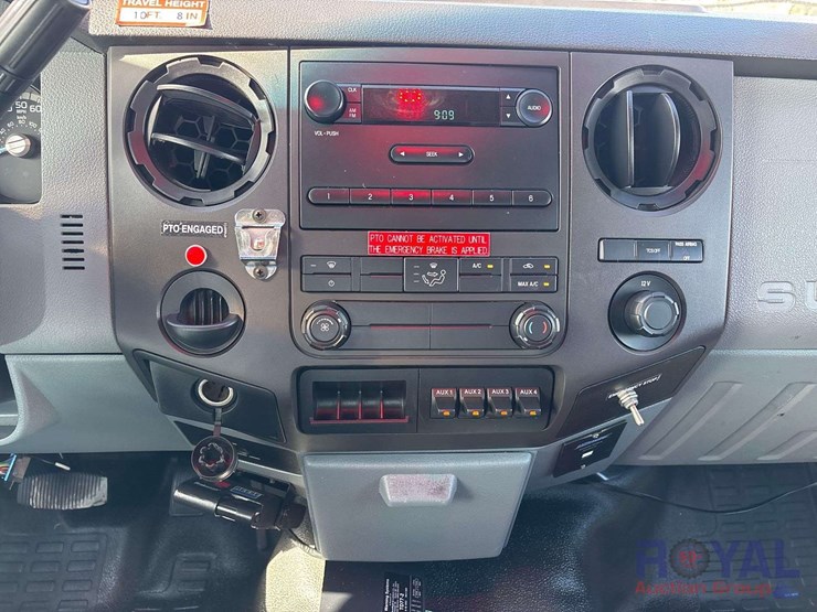 2015-ford-f550-image-13