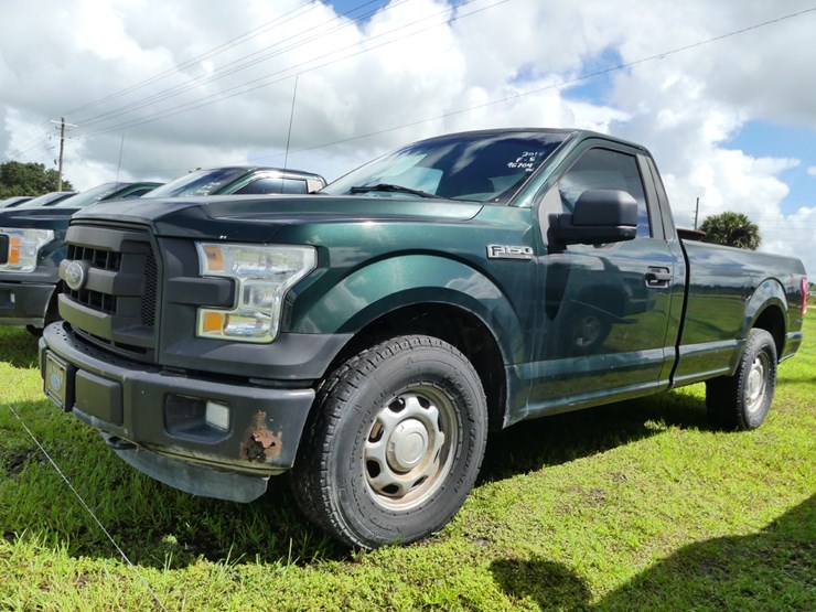 2015-ford-f150-xl-image-1