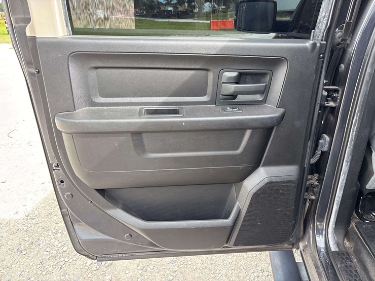2019-dodge-ram-1500-image-21